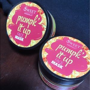 Pumpk it up Mask